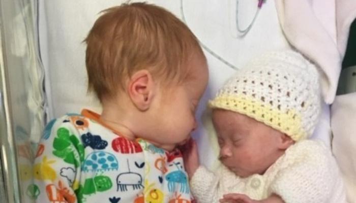 Twins Max and  Amelia